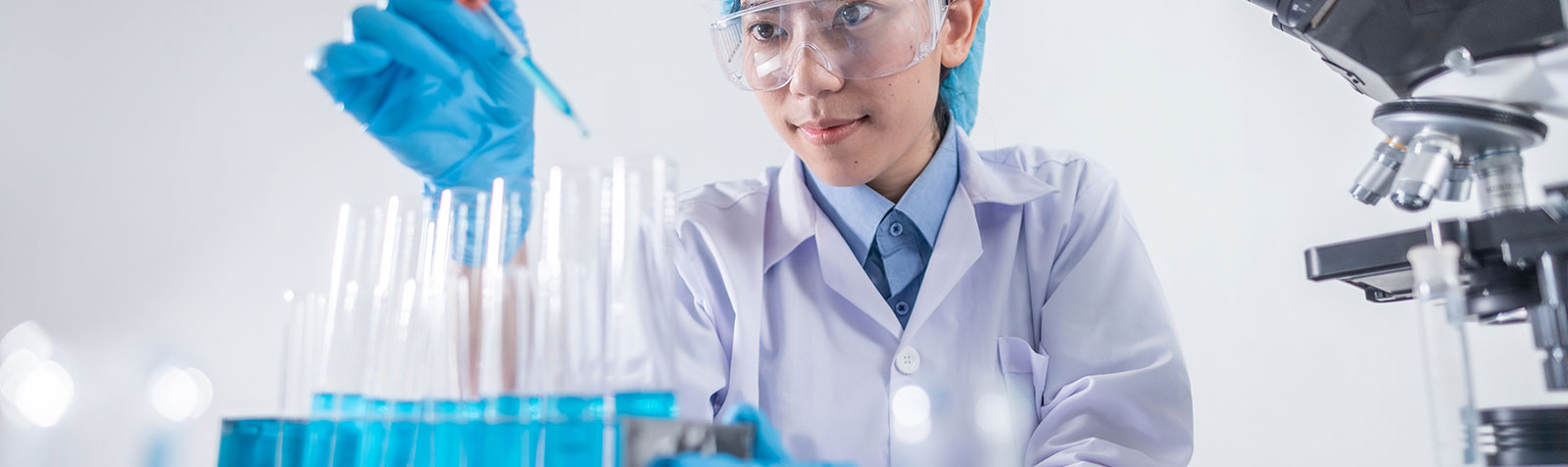   浙江化工可提供醫(yī)藥化工品路線研發(fā)、工藝路線優(yōu)化等專業(yè)技術(shù)支持服務(wù)，主要致力于技術(shù)壁壘高、難度大、附加值高的有機中間體和醫(yī)藥原料藥的工藝開發(fā)、優(yōu)化及雜質(zhì)定性等研究。浙江化工具有一支經(jīng)驗豐富的專家隊伍，致力于解決合成工藝方面的難題，為您提供技術(shù)支持。
<br>
我們長期致力于為各大藥企、科研機構(gòu)提供有機化學(xué)定制合成服務(wù)。主要針對醫(yī)藥、化工等領(lǐng)域的有機合成產(chǎn)品，為這些機構(gòu)提供新分子化學(xué)合成服務(wù)，解決這些研究機構(gòu)在開發(fā)新單體、新分子、新材料時所面臨的有機合成難題，加快研發(fā)進度，節(jié)約研究經(jīng)費，減少在化合物合成方面研究時間。